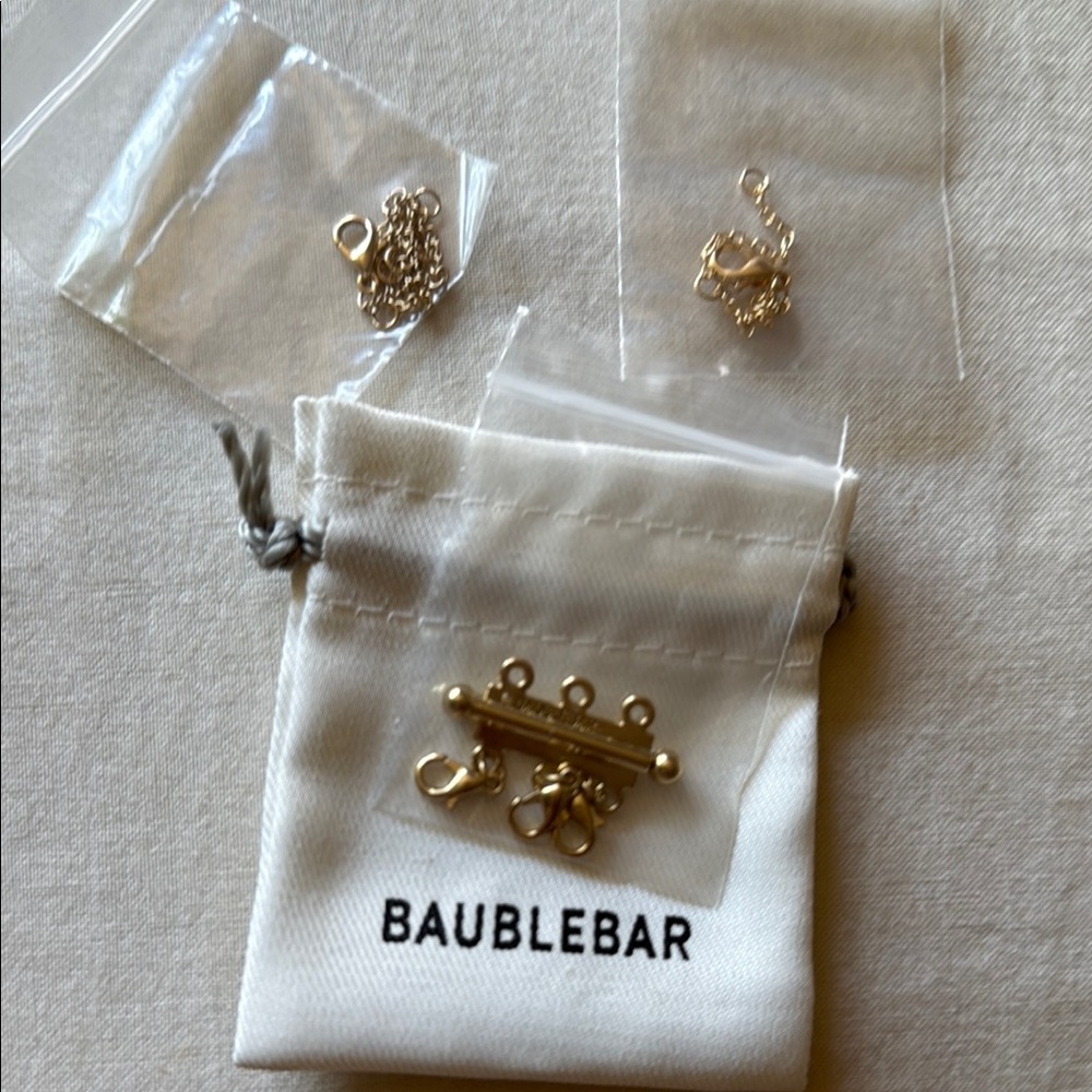 BaubleBar Elegant Gold Clasp Set